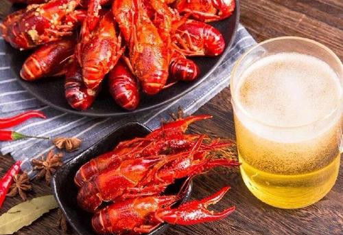 慢病界 夏季痛風高發,這六個或是 元兇 痛風患者要怎么吃 看這一篇就夠了