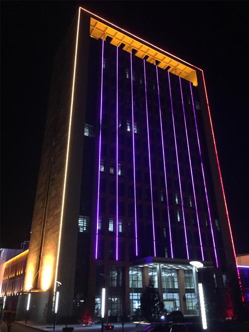辦公樓樓體亮化 從功能照明到城市夜景的華麗蛻變